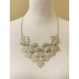18" - 21" Bohemian Silver Tone Filigree Open Work Lattice Floral Bib Necklace